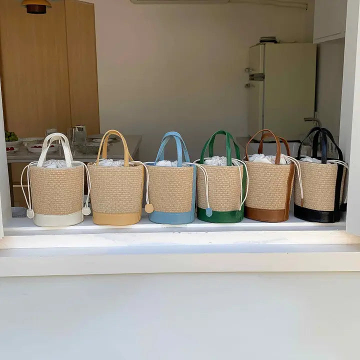PRETTY PERSUASIONS STRAW BUCKET HANDBAG