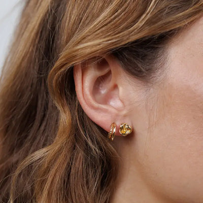 JAXKELLY PETITE GOLD KNOT EARRING