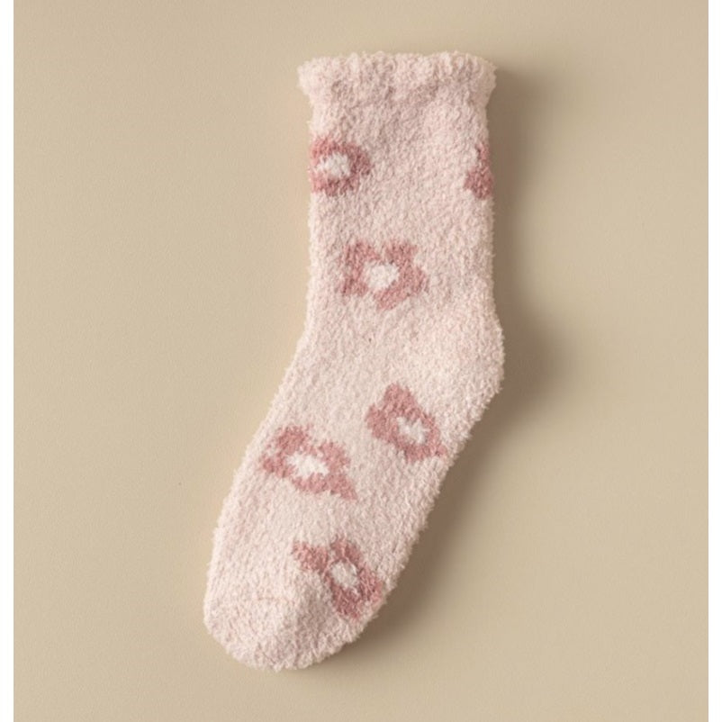 LOVELINA FUZZY COZY SOCKS