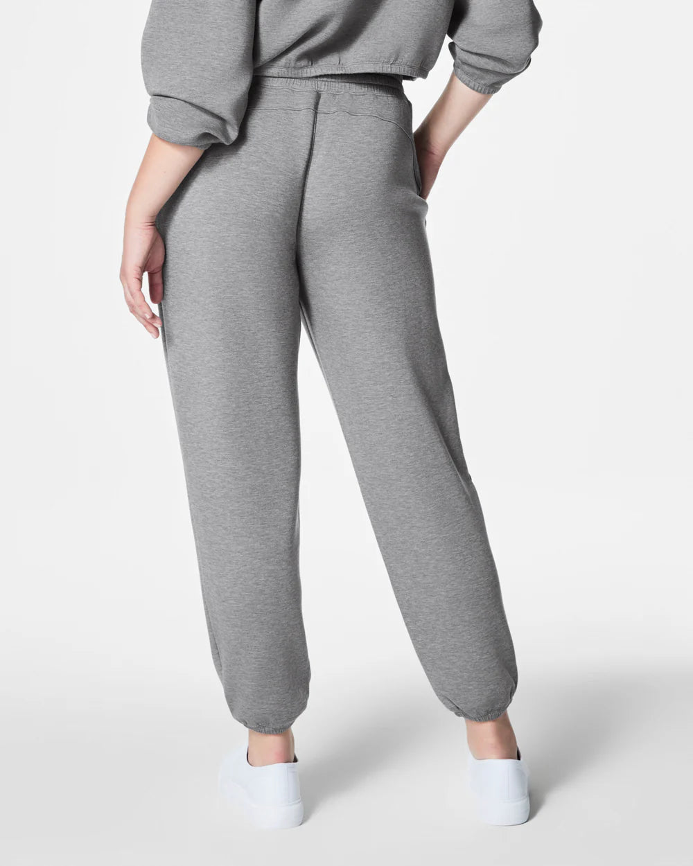 AIR ESSENTIALS JOGGER