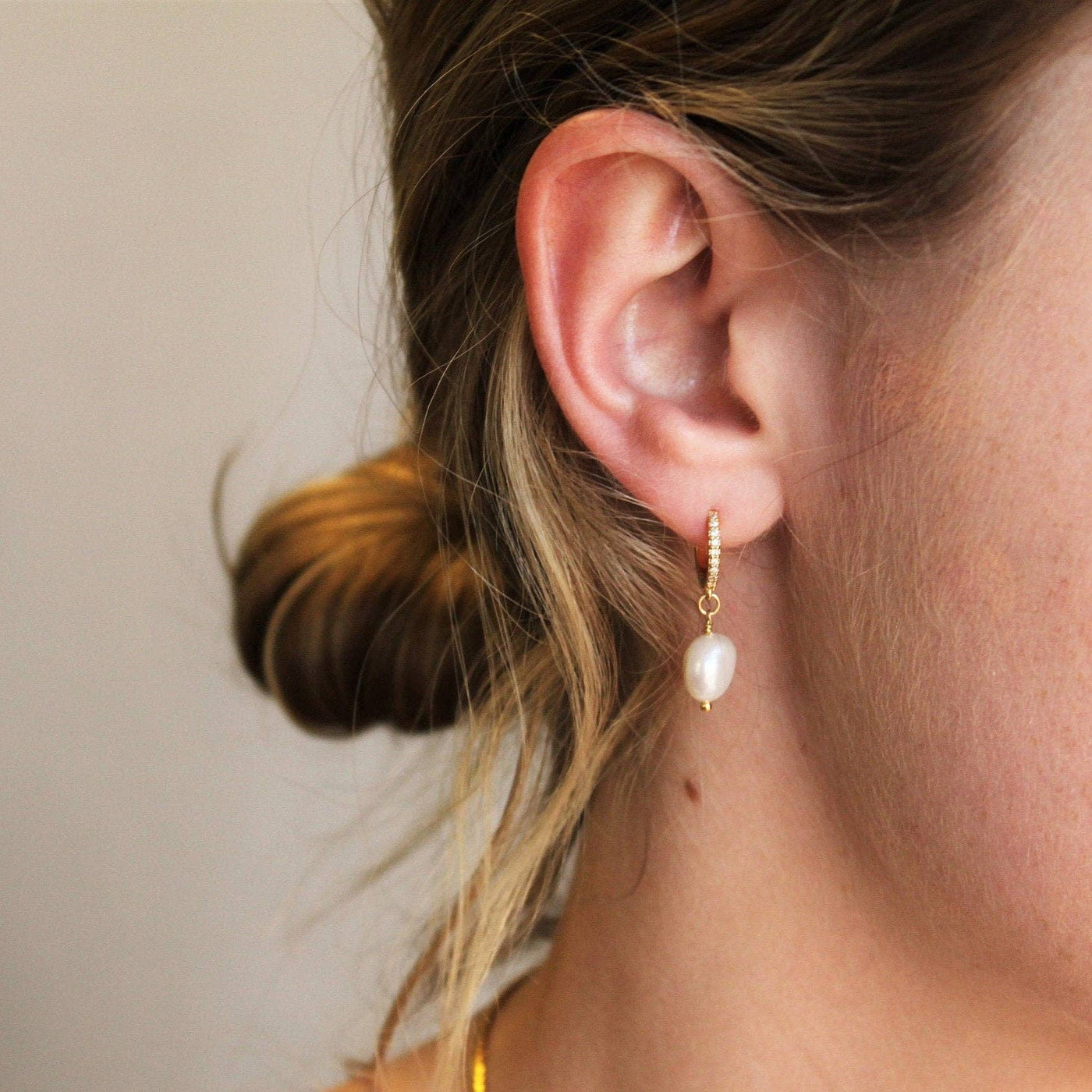 SILVER WREN ISA PEARL & CZ GOLD HOOPS