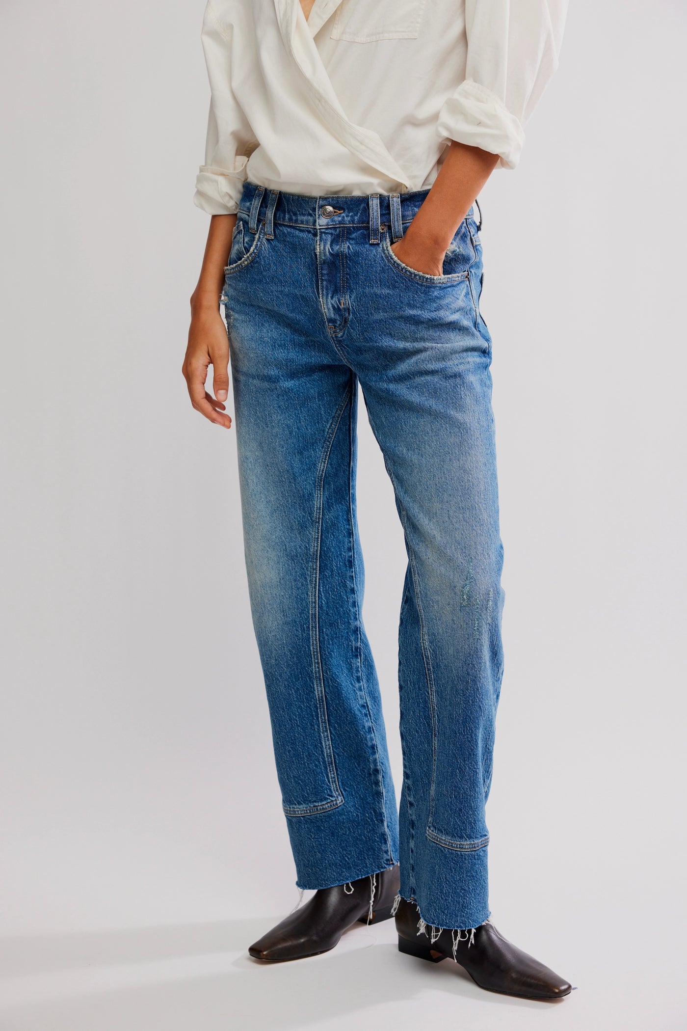 RISK TAKER MID RISE STRAIGHT JEANS