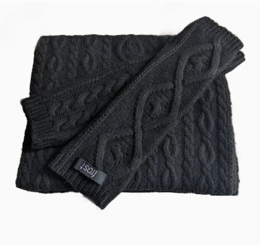 FROST WOOL-CASHMERE CABLE KNIT SCARF