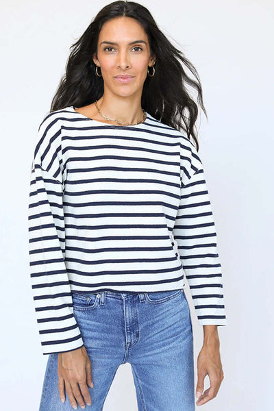 PERFECT WHITE TEE TAYLOR TOP