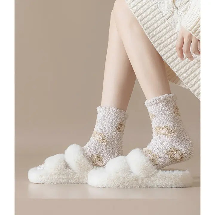 LOVELINA FUZZY COZY SOCKS