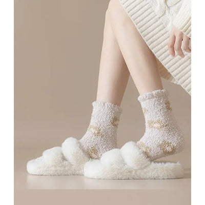 LOVELINA FUZZY COZY SOCKS