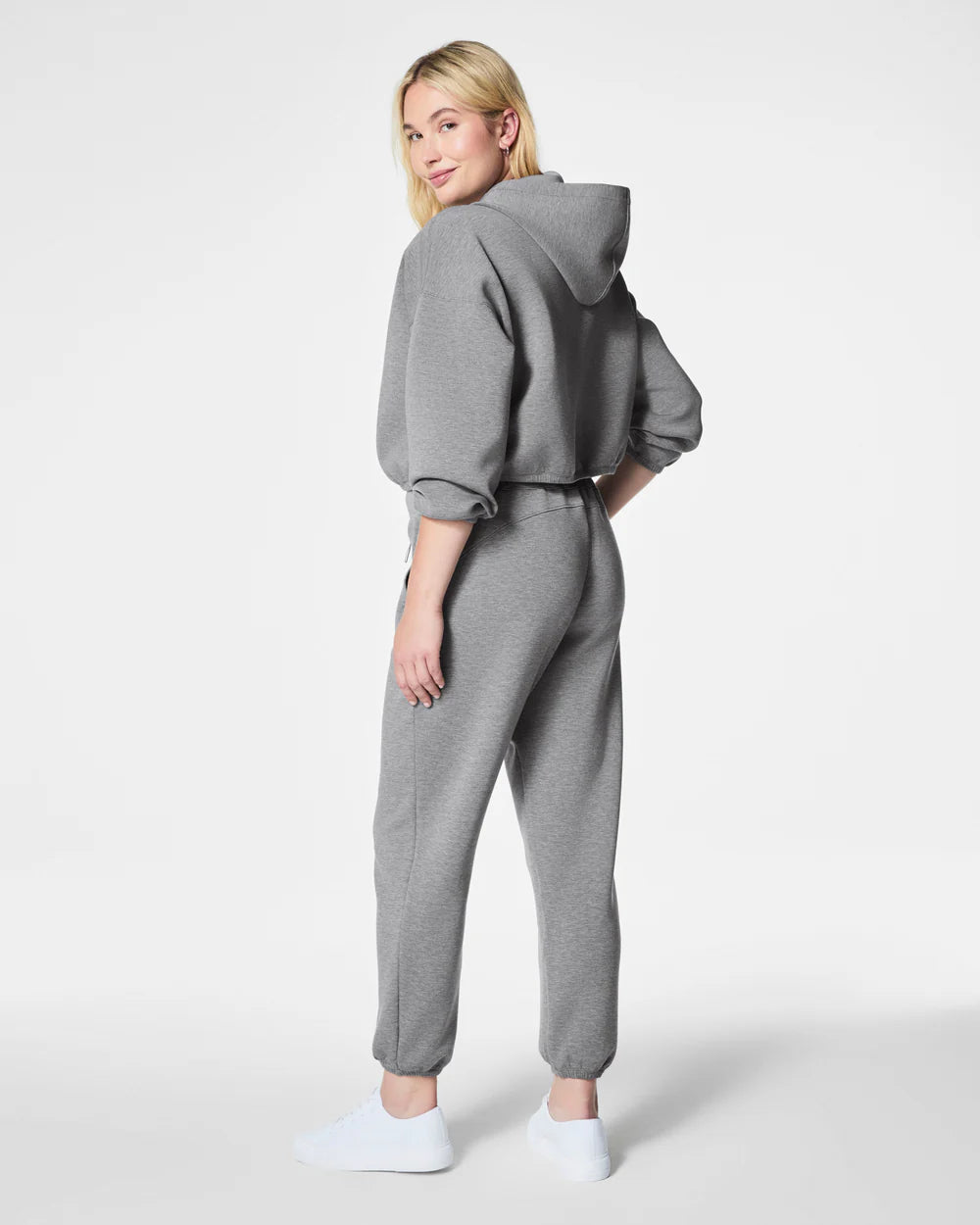 AIR ESSENTIALS JOGGER