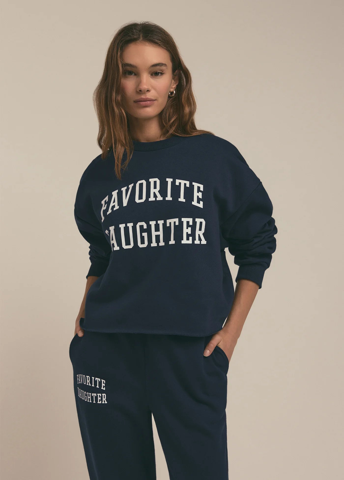 FAVORITE DAUGHTER CROPPED COLLEGIATE SWEATSHIRT