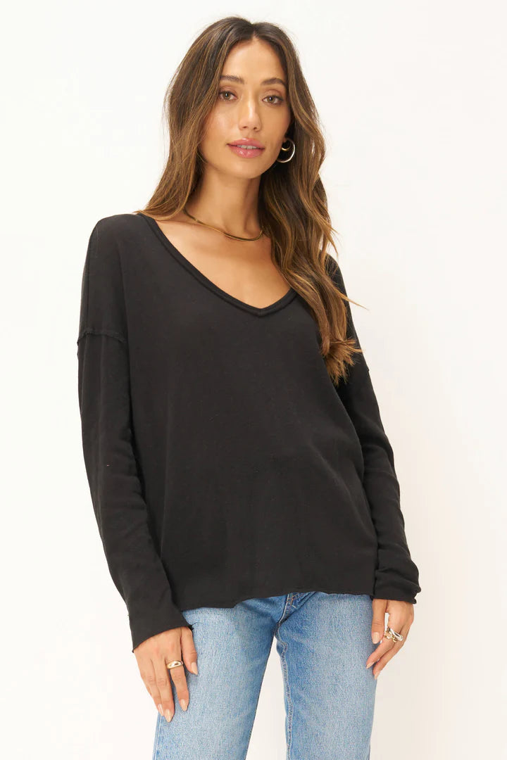MAE TEXTURED RELAXED V-NECK